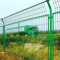 公路護(hù)欄網(wǎng)