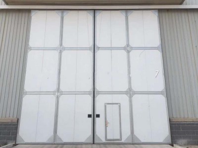 工業(yè)門，工業(yè)保溫門，平開(kāi)門，工業(yè)門廠家，工業(yè)