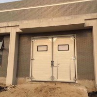 生產工業(yè)提升門、批發(fā)垂直提升門、工業(yè)保溫門廠家，工業(yè)門