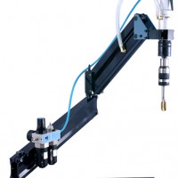 絲錐不易折斷，扭力保護，油水分離的氣動攻絲機MD412